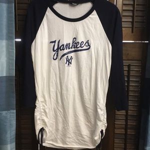 NY Yankees Ruched 3/4 Sleeve T-Shirt